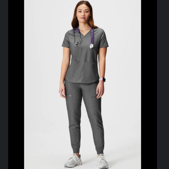 Fabletics Scrubs On-Call Joggers Heather Gray - Picture 5 of 11